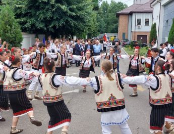 PROGRAM. Concursul Național pentru copii „Călușul Românesc”, în perioada 3-7 iulie, la Slatina. Participanți din țară, dar și din Cehia și Italia