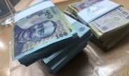 Un bărbat de 57 de ani și a dat foc în incinta unei unități bancare din Slatina