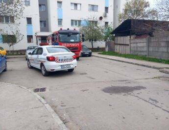 Țeavă de gaze, fisurată pe o stradă din Slatina. Se făceau lucrări la rețeaua de apă