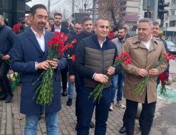 PSD Olt păstrează tradiția. Social-democrații olteni au oferit flori slătinencelor