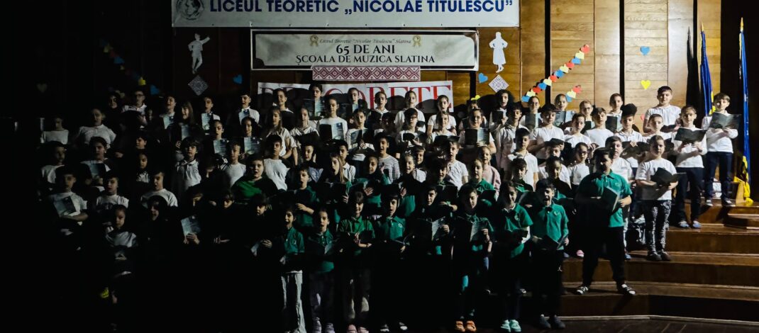 Au stins lumina în amfiteatru. Ora Pământului, marcată la Liceul Teoretic „Nicolae Titulescu” Slatina