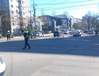 Accident grav, pe strada Crișan, din Slatina. Două persoane au ajuns la UPU Slatina