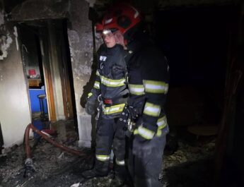 Incendiu, la un apartament din Potcoava. Pompierii spun că focul ar fi izbucnit din cauza fumatului