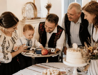 Cum organizezi o aniversare de un an memorabilă pentru copil